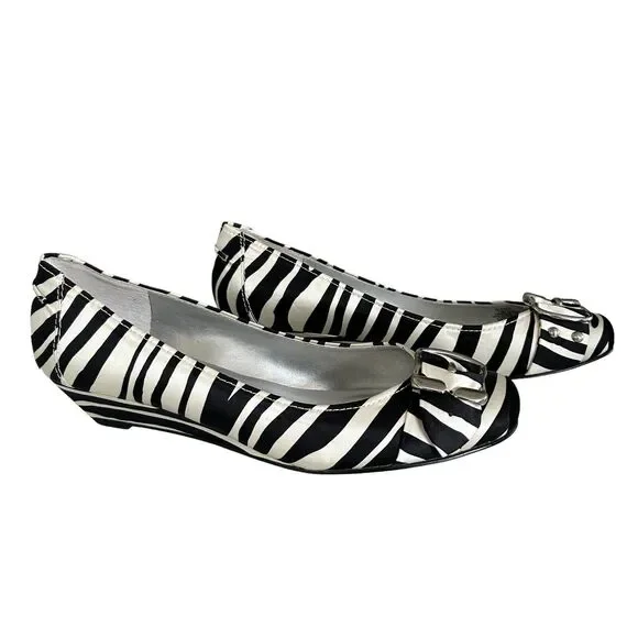 Jessica Simpson Black White Zebra Fabric Wedge Sz 7.5 Kitten Heel Buckle JS-DAFA - Picture 1 of 10